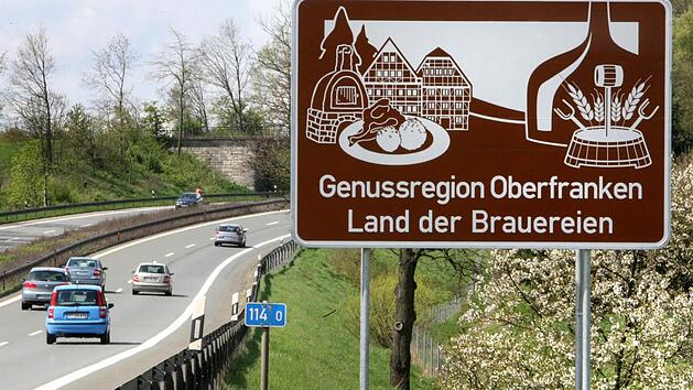 An den Autobahnen der Region wird f&uuml;r Oberfranken als Land der Brauereinvielfalt und des Genusses geworben. Fotos: Carmen Schwind