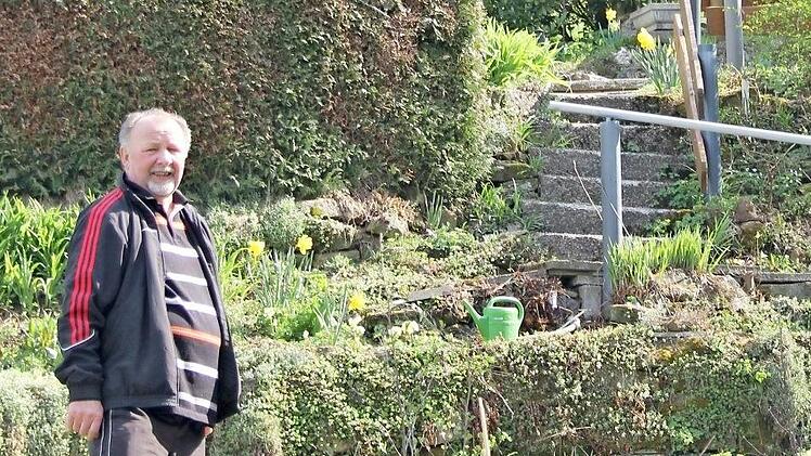 Edgar Dietrich aus Küps ist stolz auf seinen Garten.Fotos: Ronald Heck