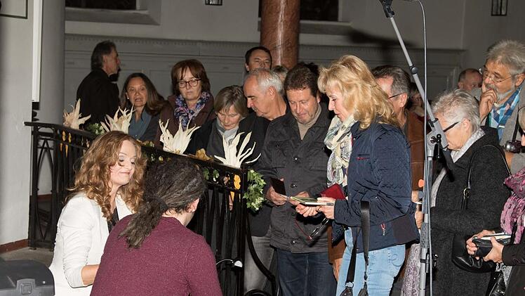 Groß war die Nachfrage nach der neuen CD "The Heart Matters" nach dem Kirchenkonzert.