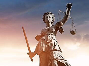 Das Landgericht Bayreuth hat Recht gesprochen und einen 71-Jährigen zu einer Haftstrafe verurteilt.