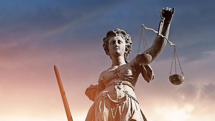 Das Landgericht Bayreuth hat Recht gesprochen und einen 71-Jährigen zu einer Haftstrafe verurteilt.