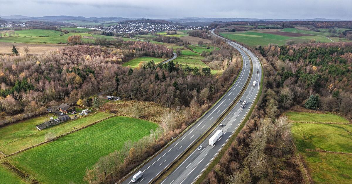 Weibliche-Leiche-nach-Fund-von-H-nden-auf-A45-entdeckt