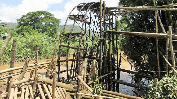 Das historische Wasserrad zeigt, wie Felder bewässert wurden.  Foto: Christian Kolb