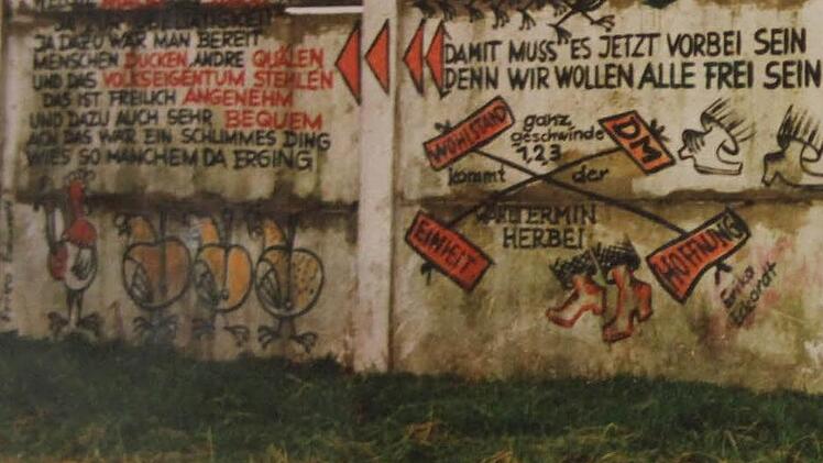 Die Mauer bei Heinersdorf war nach der Wende bemalt.  Foto: Archiv Heinlein