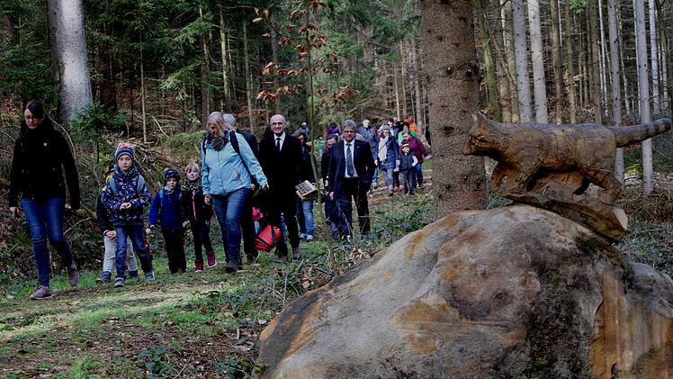Die Symbolfigur  "Eberhard" begleitet den Besucher auf dem Weg. Günther Geiling