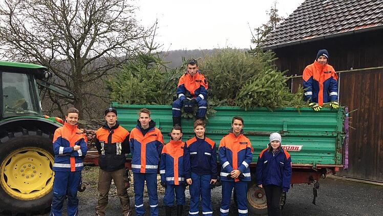 Das Team der Christbaumsammlung. Foto: Thomas Hüfner