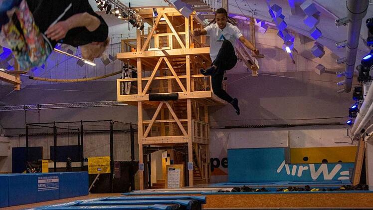 Trampolinhalle "Airtime" in Nürnberg feiert Sommerfest - das ist im Trampolinpark beim Fest geboten