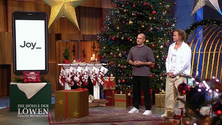 Von wegen "Joy": Die Präsentation der Gutschein-App zweier junger Digitalunternehmer löst nicht wirklich ungetrübte Freude in der "Höhle der Löwen" aus.