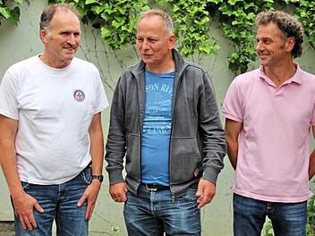Vorsitzender der Wasserwacht Maßbach ist Uwe Kretzschmer (links). Neben ihm sein Stellvertreter Michael Pollak und der technische Leiter, Peter Gräf.  Foto: Dieter Britz