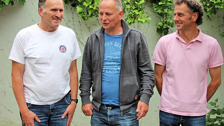 Vorsitzender der Wasserwacht Maßbach ist Uwe Kretzschmer (links). Neben ihm sein Stellvertreter Michael Pollak und der technische Leiter, Peter Gräf.  Foto: Dieter Britz