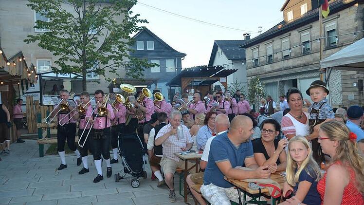 Für Stimmung sorgten die Wickendorfer Musikanten. Foto: Karl-Heinz Hofmann