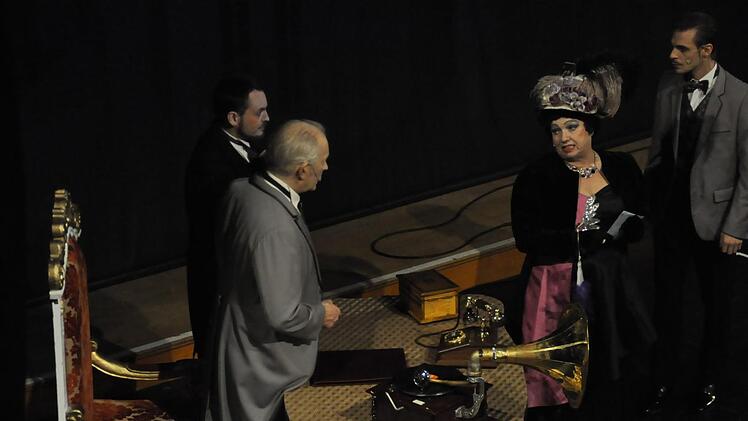 Ansprechende Melodien und zeitgenössische Kostüme und Frisuren versetzen die Zuschauer beim "Das Phantom der Oper" in das Paris des 19. Jahrhunderts zurück. Peter Klopf