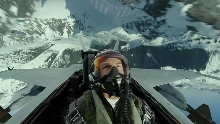 Tom Cruise z&auml;hlt bis heute zu den absoluten Topstars in Hollywood. In "Top Gun: Maverick" (Bild) kehrte er 2022 als Pete "Maverick" Mitchell auf die Kinoleinwand zur&uuml;ck.