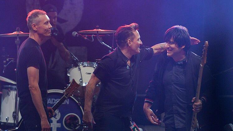 Die Ärzte stehen endlich wieder auf der Rock im Park-Bühne - nach ganzen zwölf Jahren. Symbolfoto: Alex Heimkein/dpa
