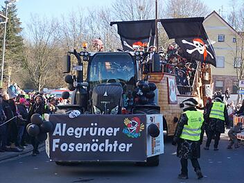 2019 eroberten die Sinnpiraten aus dem hessischen Altengronau beim Sinntaler Faschingsumzug die Straßen Zeitlofs. Corona war damals allenfalls nur als Biermarke bekannt. Archivfoto: Marion Eckert