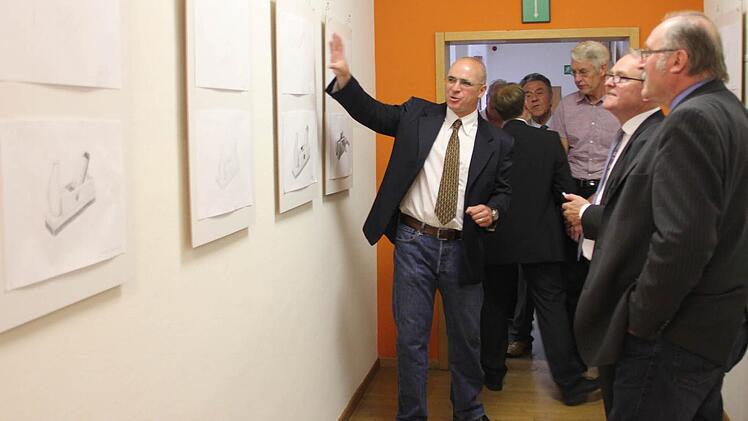 Einstiegsarbeiten: Handzeichnung eines Hobels.