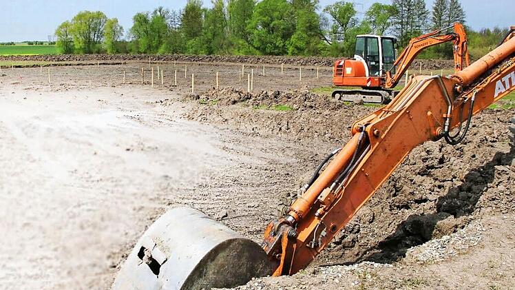 Die Arbeiten am Tierheim sind aktuell im vollen Gang. Im ersten Quartal 2017 soll es fertig sein. Foto: Klaus Schmitt