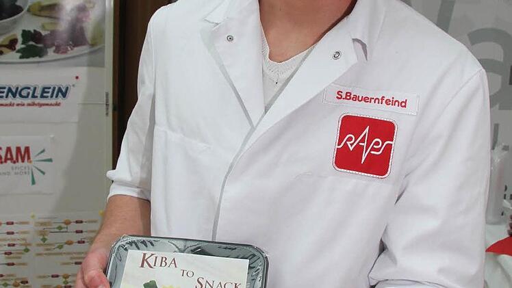 Sascha Bauernfeind hat gemeinsam mit anderen Bananenchips mit Kirschdip entwickelt. "Süße Chips gibt's noch nicht."