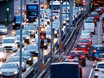 Wann z&auml;hlt die Fahrt als Arbeitszeit? EuGH st&auml;rkt Rechte