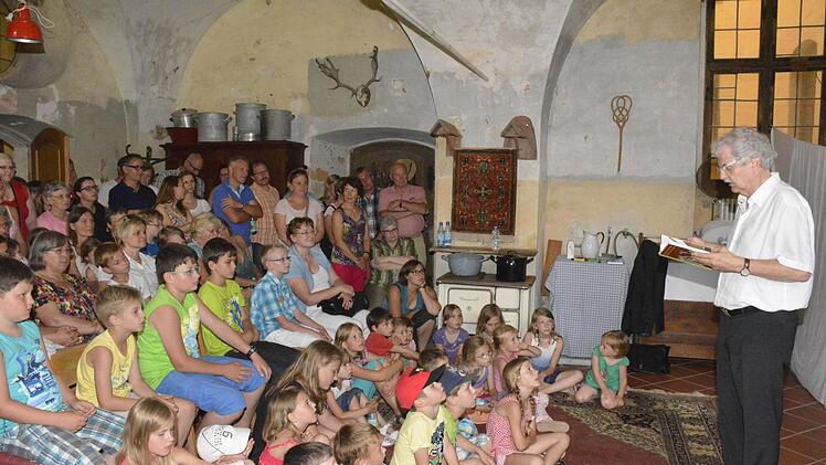 Die Lesung mit dem bekannten Kinderbuchautor Paul Maar war so gut besucht, dass keine Maus mehr in den Raum passte. Foto: Gerhard Schmidt