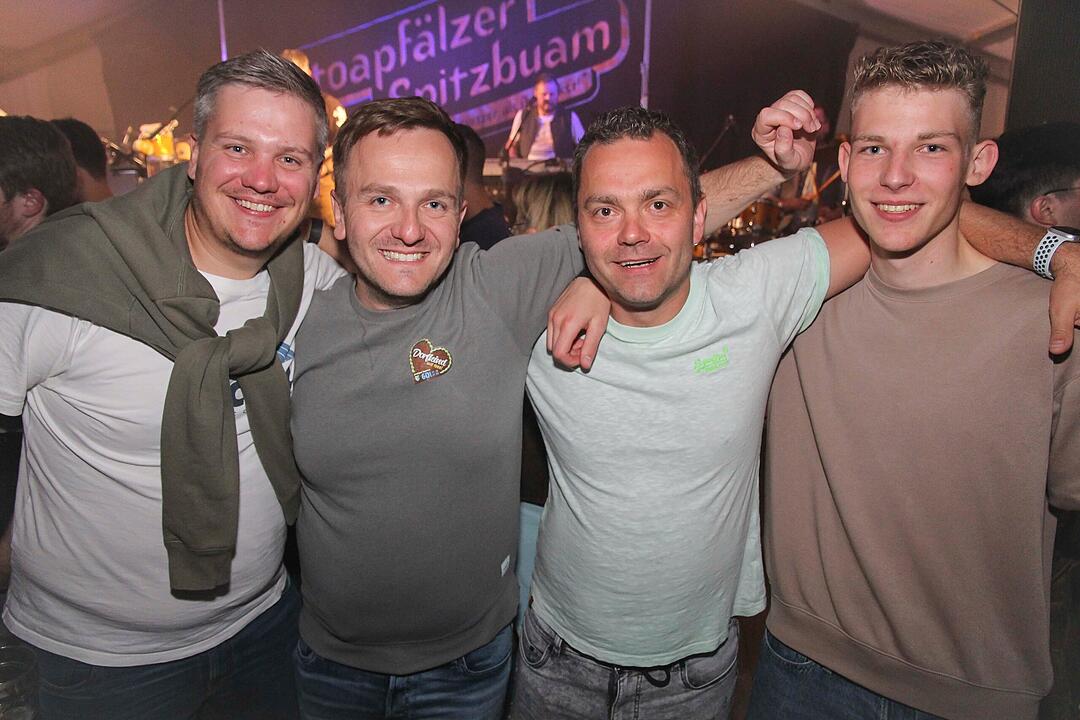 Gro&szlig;losnitz feiert!