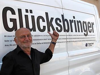 Günter Lutz ist überzeugter Tafelfahrer in Lichtenfels. Um das Projekt zu stützen, würde er sogar öfter fahren, wenn sich keine weiteren Fahrer fänden.  Foto: Markus Häggberg
