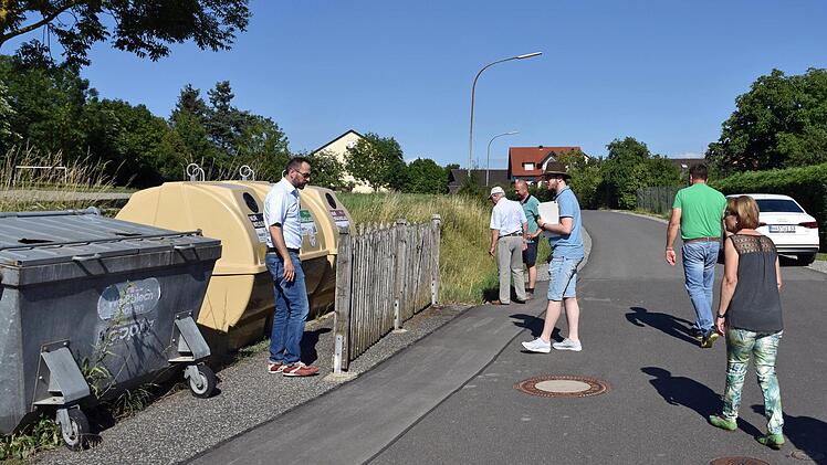 Der Bauausschuss Wonfurt beschloss, die Container für Weißblechdosen und Glas im Erlesweg in Dampfach (im Bild) um rund 50 Meter Richtung Osten zu verlegen.Ulrike Langer