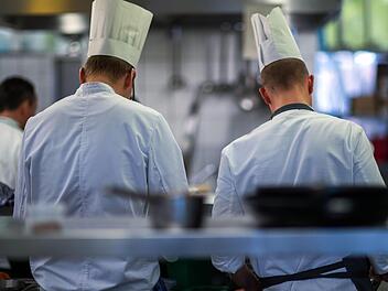 Wer aktuell eine Ausbildungsstelle sucht, hat vor allem in der Gastronomie gute Chancen.  Foto: Jens Büttner