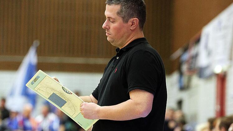 Die Nachwuchsförderung liegt ihm am Herzen: Fabian Villmeter ist nicht nur Trainer der Baunacher ProA-Mannschaft, sondern für das gesamte Jugendprogramm von Brose Bamberg verantwortlich. Foto: sportpress