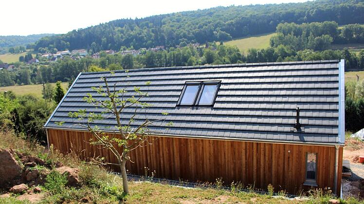 Das neue Meditationshaus in idyllischer Kulisse. Foto: Julia Raab