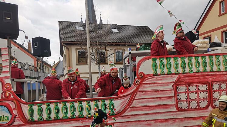 Memmelsdorf Faschingsumzug 2023: Die schönsten Bilder in der Fotostrecke - Narren holen Winnetou zurück