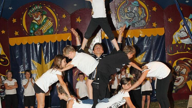 Geht nicht ohne Vertrauen und Gemeinschaft: die Menschenpyramide.