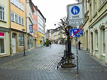 Damit es im Einzelhandel wieder besser läuft, vor allem auch im Steinweg, wurde ein Arbeitskreis gegründet, dem Oberbürgermeister Norbert Tessmer vorsitzt.