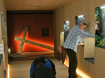 Am Dienstag, 27. Oktober, wird die Bibel-Erlebnisausstellung "Auf der Spur von Jesus" in Haßfurt, Obere Vorstadt 4, eröffnet. Derzeit laufen die letzten Arbeiten für dieses interaktive und multimediale Konzept. Foto: Sabine Weinbeer