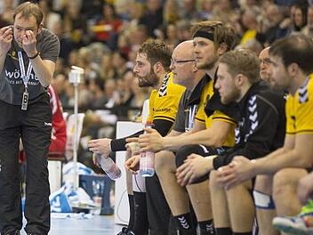 Was Jan Gorr auch versuchte, seine Anweisungen brachten nicht den erhofften Erfolg. Der HSC Coburg verlor gegen MT Melsungen mit 25:28. Foto: CT-Archiv