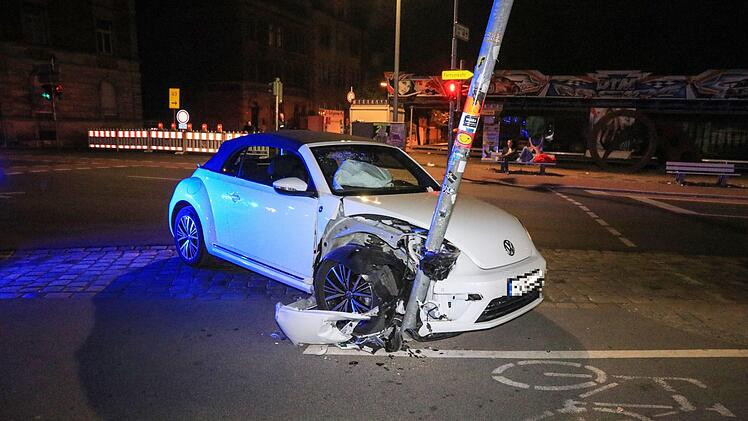 Der Heimweg von der Sandkerwa endete für diesen Mann nach wenigen Metern. Foto: News5/Merzbach
