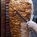 Direkt mit dem scharfen Messer vom Dönerspieß geschnitten, wer kann da schon widerstehen? Die Leser von inFranken.de haben uns ihre besten Döner-Läden in Franken mitgeteilt.  Foto: Sven Hoppe/dpa