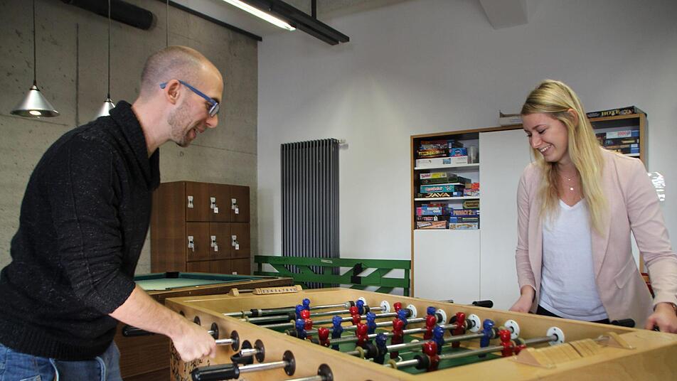 Mona Reinhard und Stephan Baierl sind die neuen Jugendpfleger in Höchstadt. Foto: Franziska Rieger