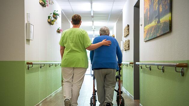 Bayern: Neues Gutachten zeichnet d&uuml;stere Pflege-Prognose