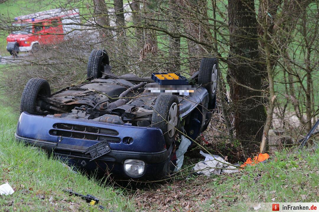 Auto überschlägt sich bei Appendorf