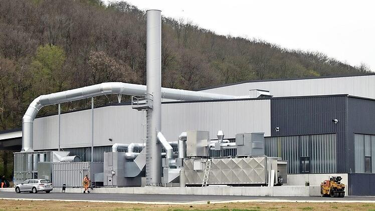 Der Neubau einer Fertigungshalle der Firma Rösler in Hausen geht seiner Vollendung entgegen. Foto: Andreas Welz