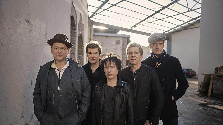 Bald auf dem Bayreuther Volksfestplatz: die Toten Hosen mit ihrer "Laune der Natour 2018".Foto: Paul Ripke