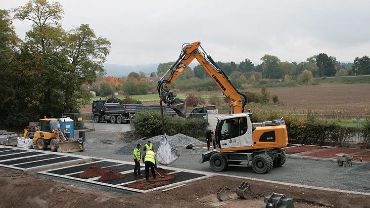 Vor Hornschuch-Ensemble werden Parkplätze angelegt. Foto: Jürgen Gärtner