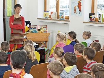 Kinderbuchautorin Judith Allert las in der Zapfendorfer Gemeindebücherei. Foto: Johannes Michel