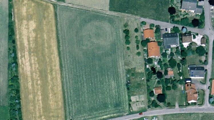 Kleine Sensation im Kreis Coburg: Mittelalterliche Befestigungsanlage unter Acker gefunden