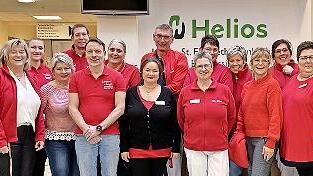 Die Mitarbeiter des Helios St. Elisabeth-Krankenhauses setzen ein Zeichen für die Herzgesundheit von Frauen.