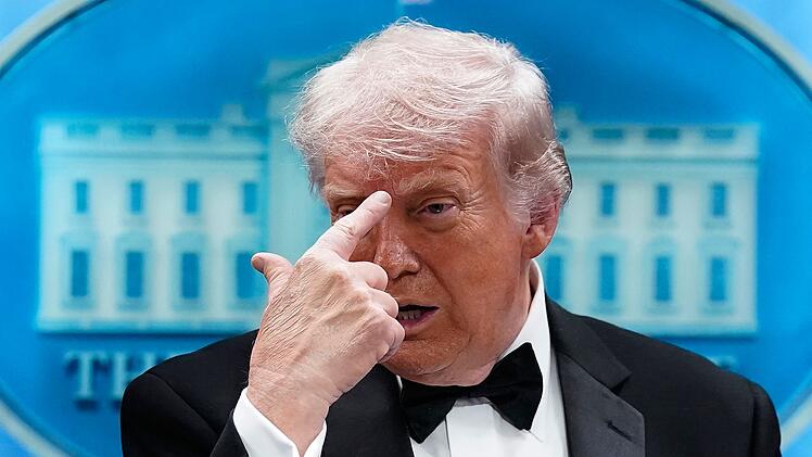 Was, wenn doch? Trump und die Verschw&ouml;rungserz&auml;hlungen