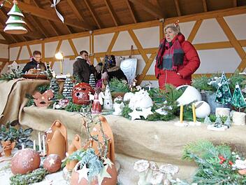 Krippen aus Ton  Foto: Petra Malbrich