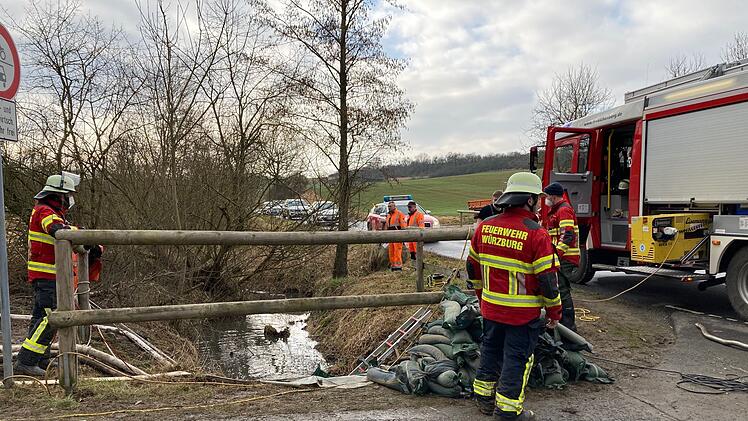 Rund eine Million Liter G&uuml;lle ist aus einer Biogasanlage in Reichenberg bei W&uuml;rzburg ausgetreten und in einen Bach geflossen.