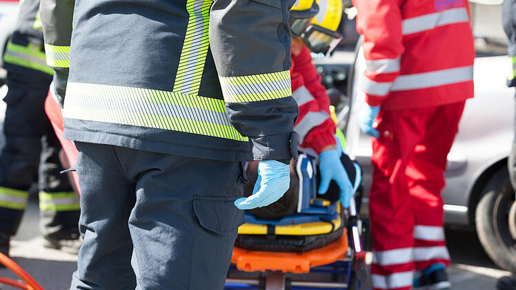 Unfall, Rettungseinsatz, Rettungsdienst, Notarzt, Feuerwehr, Unfall